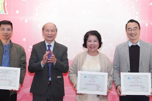 Báo Sài Gòn Giải Phóng đoạt giải C bìa báo Tết tại Hội báo Xuân Ất Tỵ - Hà Nội 2025