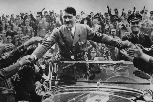 Trùm phát xít Hitler 'đầu độc' binh sĩ Đức bằng thần dược