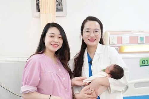 Thắp sáng giấc mơ làm mẹ sau 4 năm ngay lần đầu chuyển phôi
