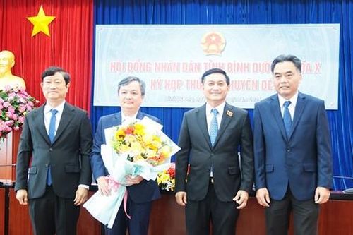 Phê chuẩn kết quả bầu, miễn nhiệm chức Phó Chủ tịch UBND tỉnh Bình Dương