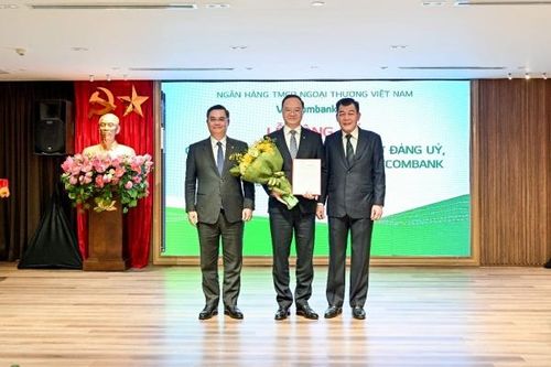 Vietcombank công bố quyết định chuẩn y Phó Bí thư Đảng ủy và bổ nhiệm Tổng Giám đốc