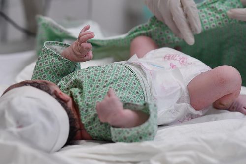 Kinh tế có phải là áp lực duy nhất khiến người Việt ngại sinh con?