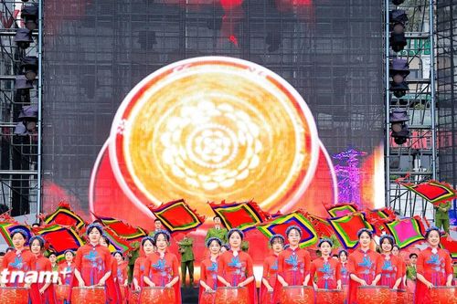 Màn trống hội hoành tráng khai mạc Gala 'Vinh quang Công an nhân dân Việt Nam'
