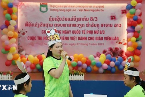 Sôi động cuộc thi hỏi đáp tiếng Việt dành cho các giáo viên Lào