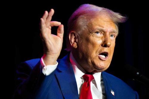 Ba động thái bất ngờ của ông Trump chỉ trong một ngày