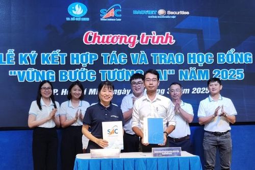 Chứng khoán Bảo Việt hợp tác SAC tư vấn hướng nghiệp, trao học bổng cho sinh viên TP.HCM