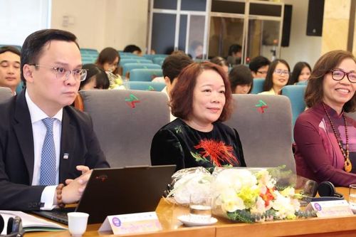 Nữ giới vào HĐQT không phải để làm đẹp báo cáo