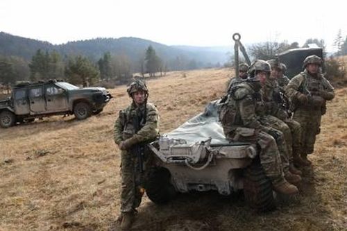 Mỹ đình chỉ quyền truy cập của Ukraine vào hình ảnh vệ tinh, cân nhắc rút quân khỏi Đức