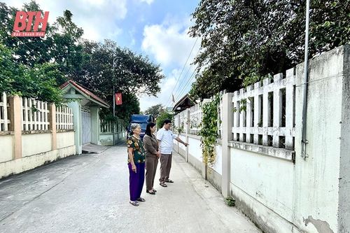 Những bí thư chi bộ, tổ trưởng tổ dân phố 'trọn việc nước, tròn việc dân'