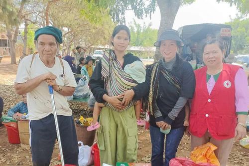 Tặng 800 suất quà cho hộ nghèo, người khuyết tật các huyện Ia Pa, Chư Prông, Ia Grai và Chư Păh