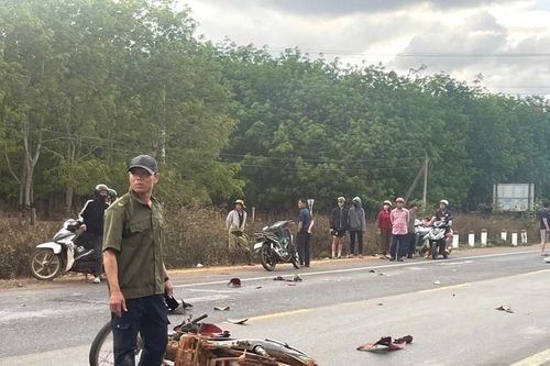 Chư Sê: Người đàn ông đi xe máy bị thương nặng sau va chạm với ô tô
