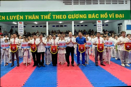 157 vận động viên tranh tài Giải karate câu lạc bộ các nhóm tuổi tỉnh Khánh Hòa