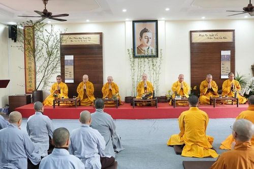 Hà Nội: Khóa tu xuất sĩ Xuân trong cửa thiền tại chùa Vạn Phúc