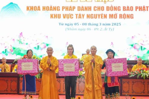 Đắk Nông: Bế mạc khóa Hoằng pháp đồng bào Phật tử dân tộc thiểu số khu vực Tây Nguyên mở rộng 2025