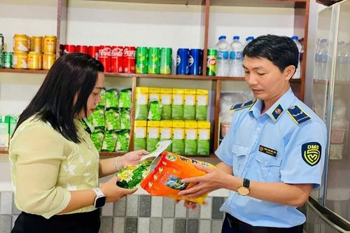 Quản lý an toàn thực phẩm cần chuyển mạnh từ 'tiền kiểm' sang 'hậu kiểm'