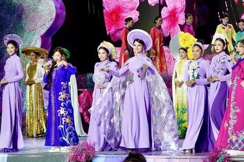Áo dài Việt Nam – Vươn cao Việt Nam