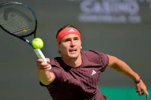 Alexander Zverev bất ngờ bị loại sớm