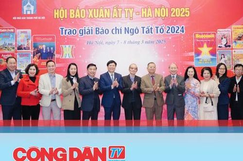 Tạp chí Công dân và Khuyến học đoạt giải 'Bài báo hay viết về Hà Nội' và 'Bìa báo đẹp' tại Hội báo Xuân Ất Tỵ 2025
