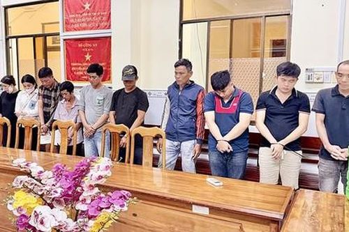 Triệt phá sòng tài xỉu canh gác nhiều lớp, thu giữ hơn 100 triệu đồng