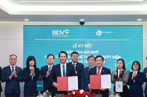 Tin tức đặc biệt trên báo in Hànôịmới ngày 8-3-2025