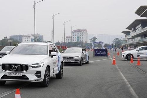 Người yêu xe có cơ hội thử Volvo trên trường đua F1 tại Hà Nội