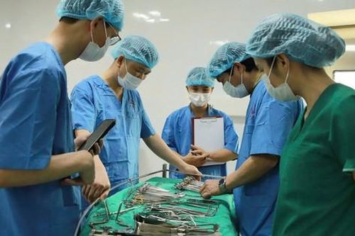 Bộ Y tế thẩm định kỹ thuật ghép thận tại Lào Cai