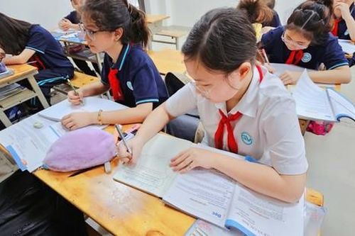 Công an Hà Nội cảnh báo thủ đoạn mạo danh các trường gọi điện thoại hoàn tiền học phí