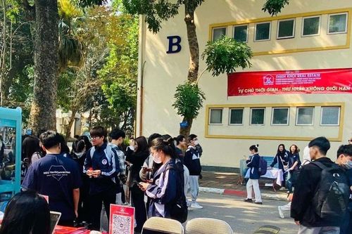 Nhiều cơ hội việc làm, thực tập chờ đợi sinh viên