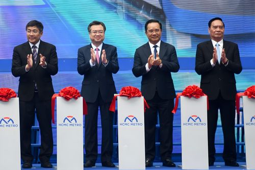 Ông Nguyễn Thanh Nghị, Nguyễn Văn Được cắt băng khánh thành metro số 1