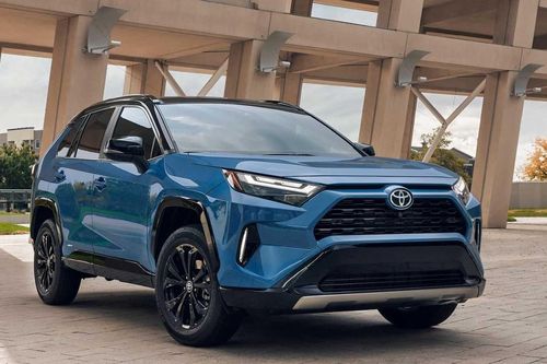 Toyota RAV4 ngừng sản xuất do nhà máy linh kiện phát nổ