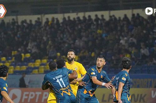 Minh Vương, Lý Đức tỏa sáng, HAGL vẫn đánh rơi chiến thắng đáng tiếc ở xứ Thanh