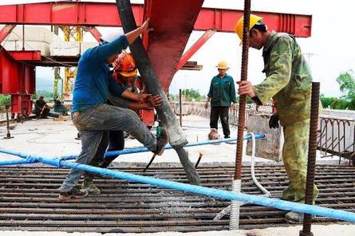 Hợp long cầu Quảng Đà