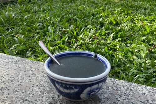Chè mè đen phố Hội