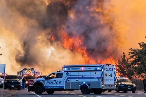 Mỹ: Bang New York ban bố tình trạng khẩn cấp do cháy rừng