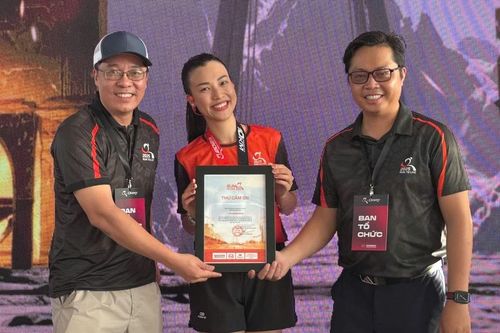 MC Hoàng Oanh: Một buổi sáng đầy năng lượng và ý nghĩa khi hòa cùng 'làn sóng màu cam' của Run To Live 2025