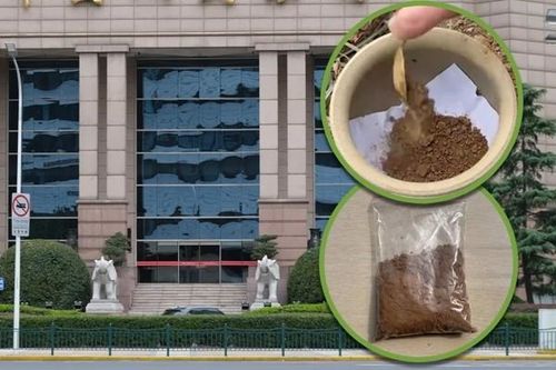 Đổ xô đào 'đất ngân hàng' bán 3 triệu đồng một túi