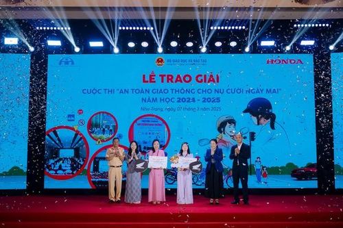 Trao giải Cuộc thi 'An toàn giao thông cho nụ cười ngày mai' năm học 2024 – 2025