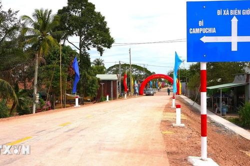 Tây Ninh: Tuyến đường 'huyết mạch' ấm lòng người dân vùng biên