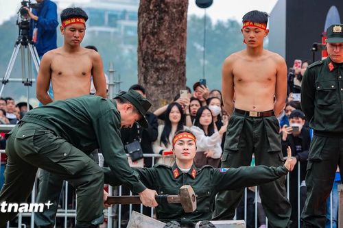 Ấn tượng màn biểu diễn khí công, võ thuật của lực lượng Cảnh sát cơ động