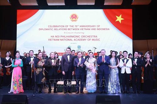 Tổng Bí thư và Phu nhân dự Lễ hòa nhạc Kỷ niệm 70 năm thiết lập quan hệ ngoại giao Việt Nam - Indonesia