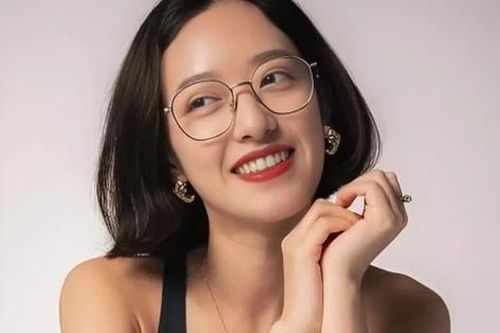 Cô gái xinh đẹp treo thưởng 38 triệu đồng để tìm người yêu