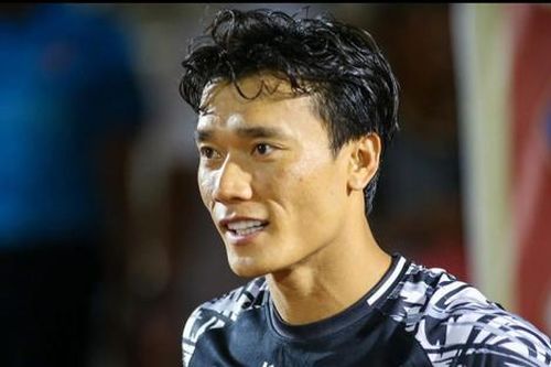Thủ môn Bùi Tiến Dũng hết phép