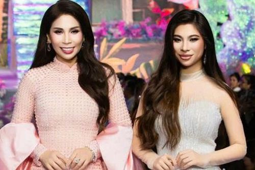 Lý Hương lần đầu trình diễn thời trang cùng con gái