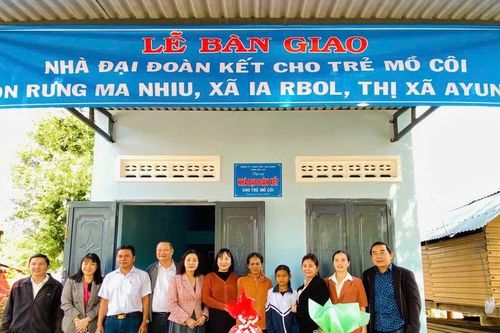 Ayun Pa quan tâm chăm sóc trẻ em
