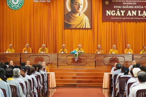 Ban Hoằng pháp GHPGVN TP.HCM khai giảng khóa tu Ngày an lạc lần đầu tiên tại chùa Thanh Tâm (H.Bình Chánh)