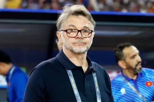 HLV Philippe Troussier tái xuất?