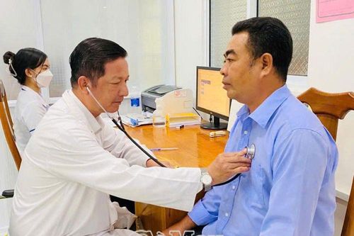 Xã hội hóa - Nâng chất lượng dịch vụ y tế