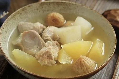 Bữa tối nhất định phải nấu món canh này: Dễ làm mà ngọt ngon, thanh nhiệt lại dưỡng phổi và loại bỏ mỡ thừa