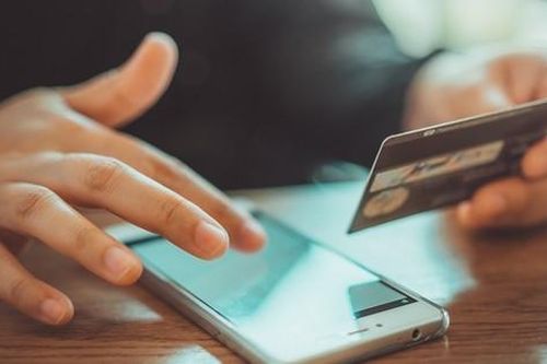 Nhận tin nhắn thông báo đang chuyển tiền từ tài khoản của mình: Có phải lừa đảo?