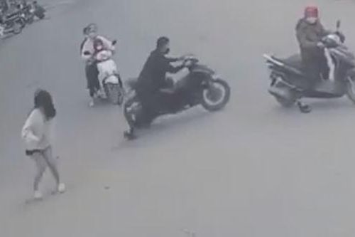 Thanh niên 'đánh rơi' bạn gái giữa đường để chạy trốn CSGT